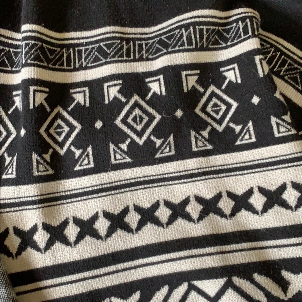 Aztec Shrug - Picture 4 of 4